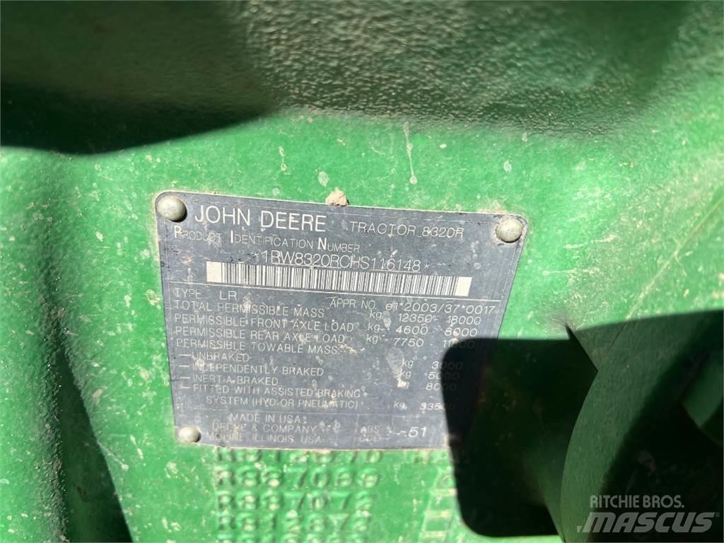 John Deere 8320 R Traktorit