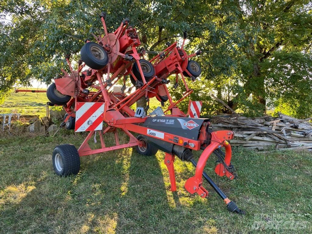 Kuhn GF8702T Pöyhimet ja haravat