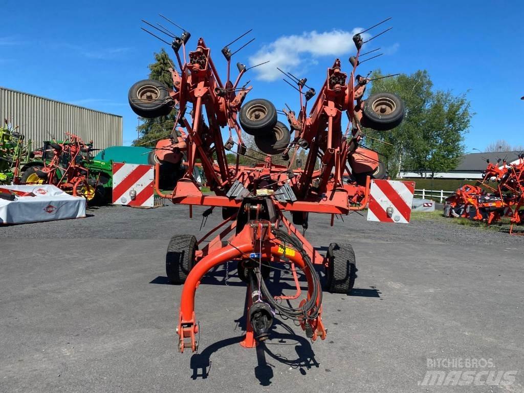 Kuhn GF8702T Pöyhimet ja haravat