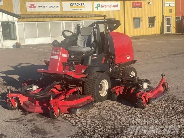 Toro 4000 Päältäajettavat ruohonleikkurit