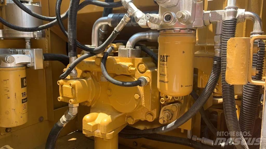 CAT 323 D Telakaivukoneet