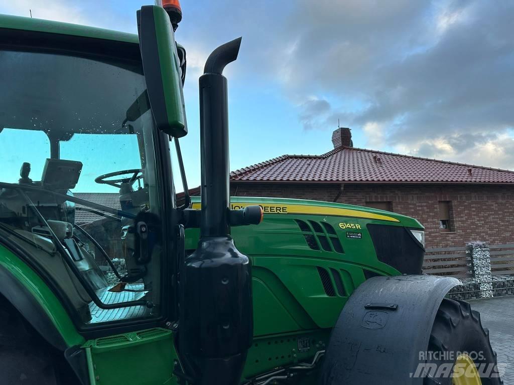 John Deere 6145 R Traktorit