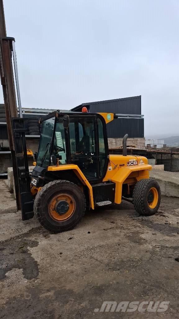 JCB 930 Maastotrukit