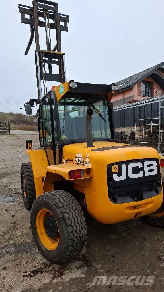 JCB 930 Maastotrukit