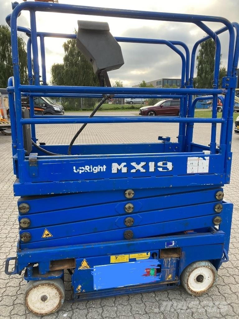 UpRight MX19 Saksilavat