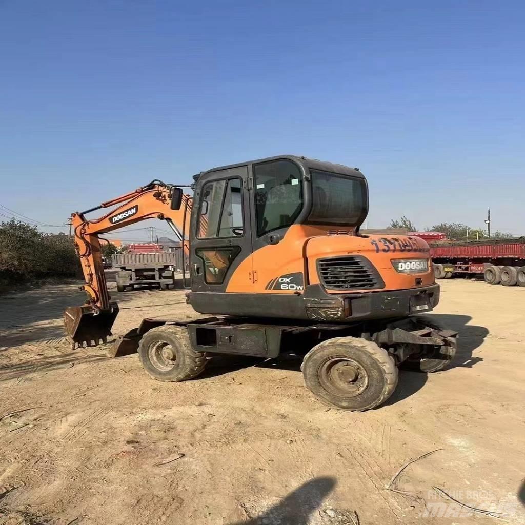 Doosan DX60W Pyöräkaivukoneet