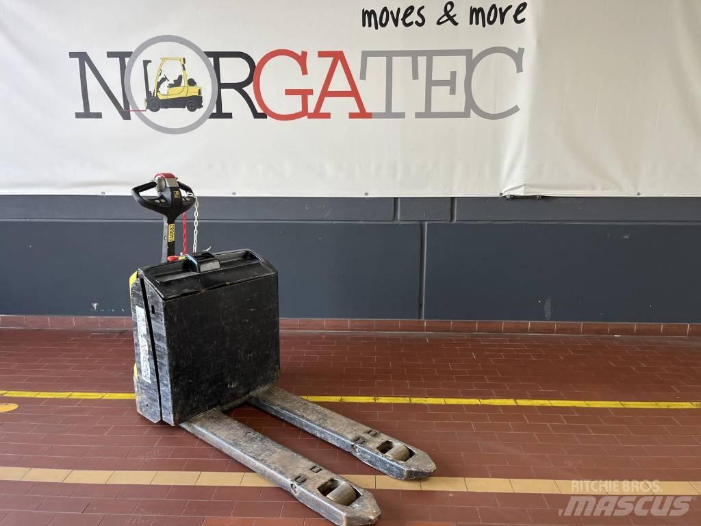 Hyster P1.8 Lavansiirtotrukit