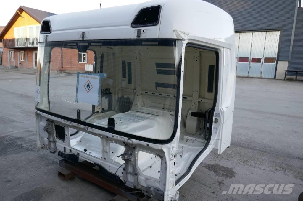 Scania P 410 Ohjaamot ja sisustat