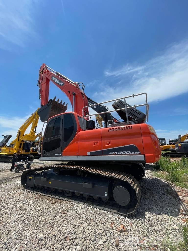 Doosan DX 300 LC Telakaivukoneet