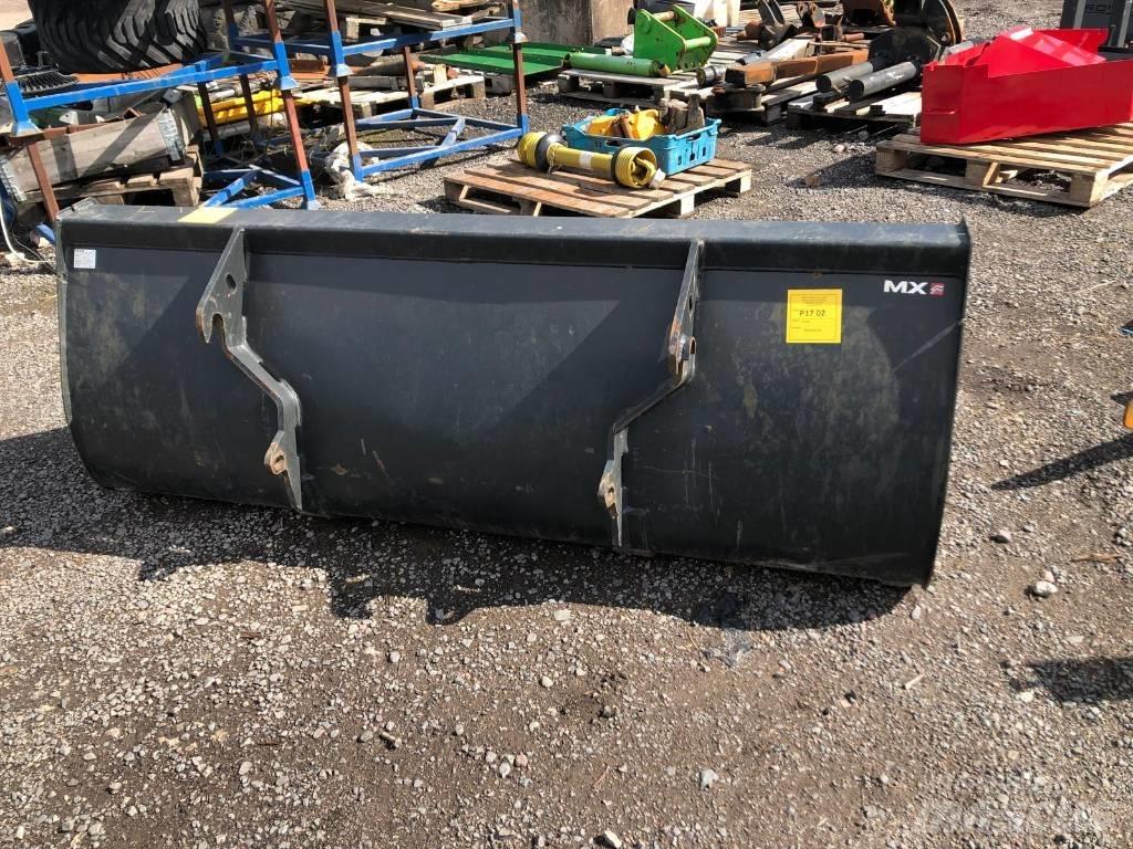 MX 200 Bucket Etukuormaimen varusteet
