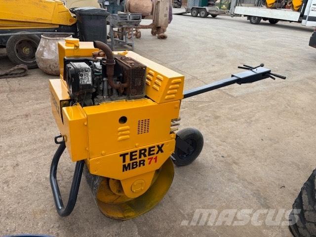 Terex MBR71 Yksivalssijyrät