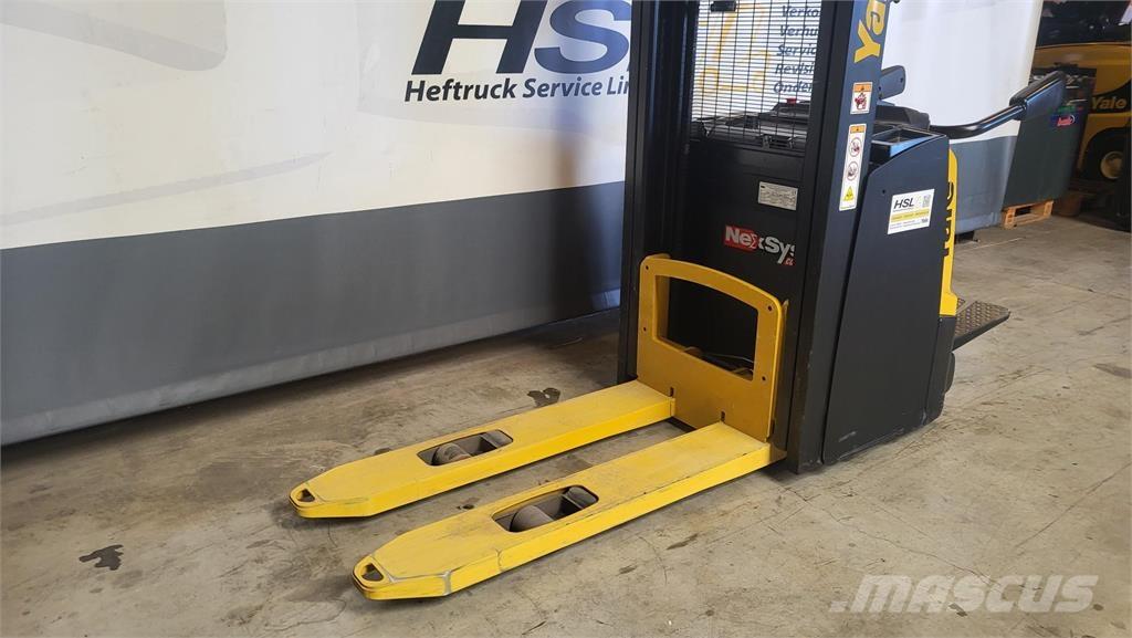 Yale MS12X Ajettavat pinoamisvaunut