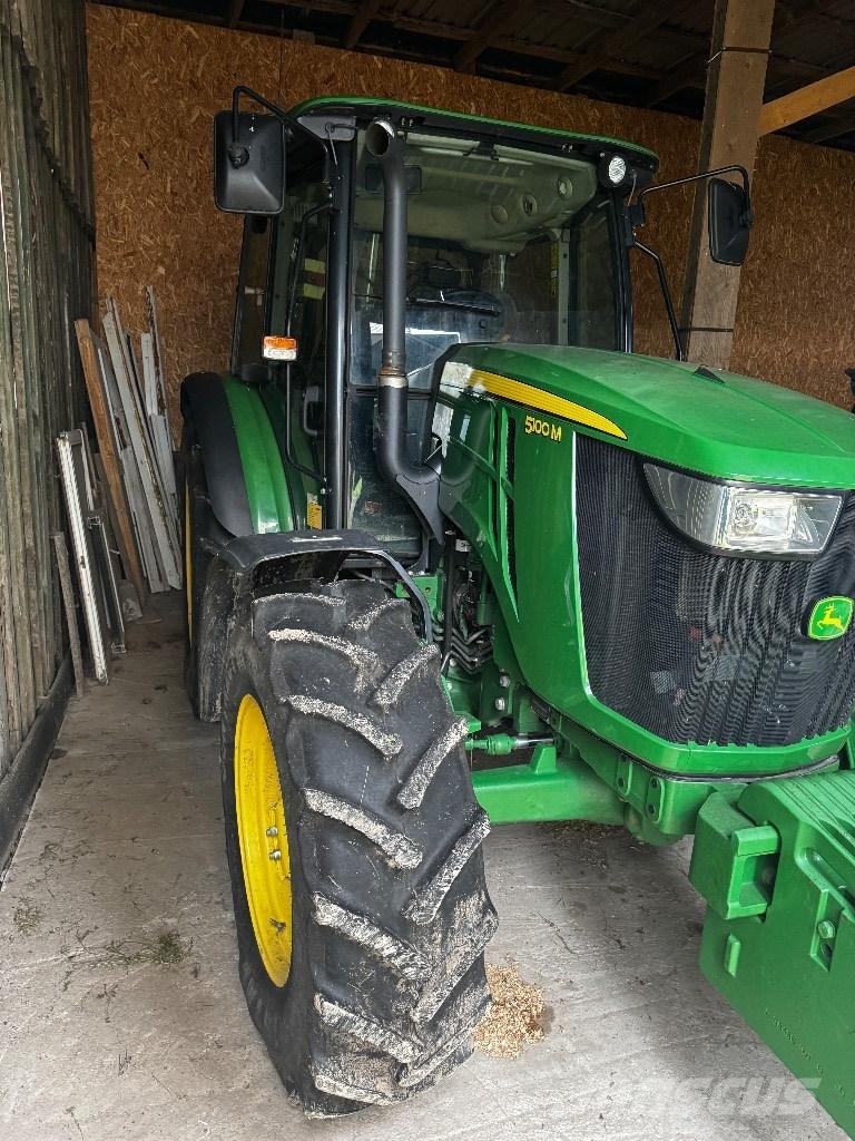 John Deere 5100 M Traktorit