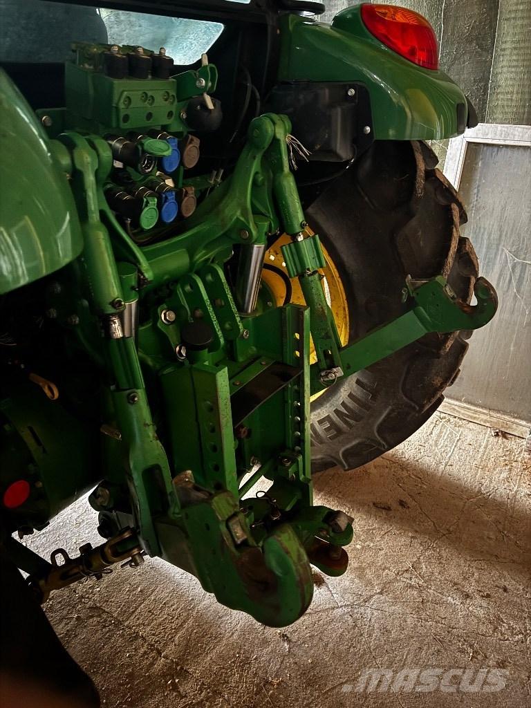 John Deere 5100 M Traktorit