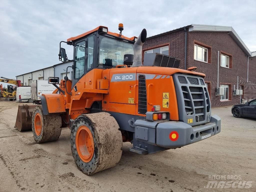 Doosan DL 200-3 Pyöräkuormaajat