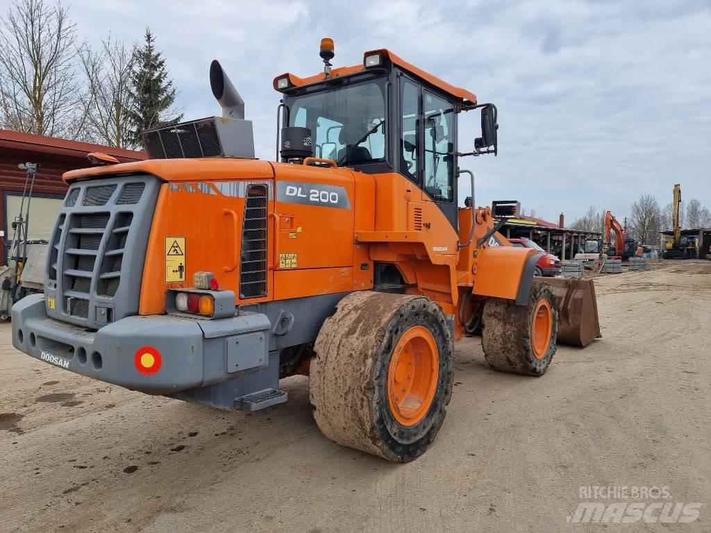 Doosan DL 200-3 Pyöräkuormaajat