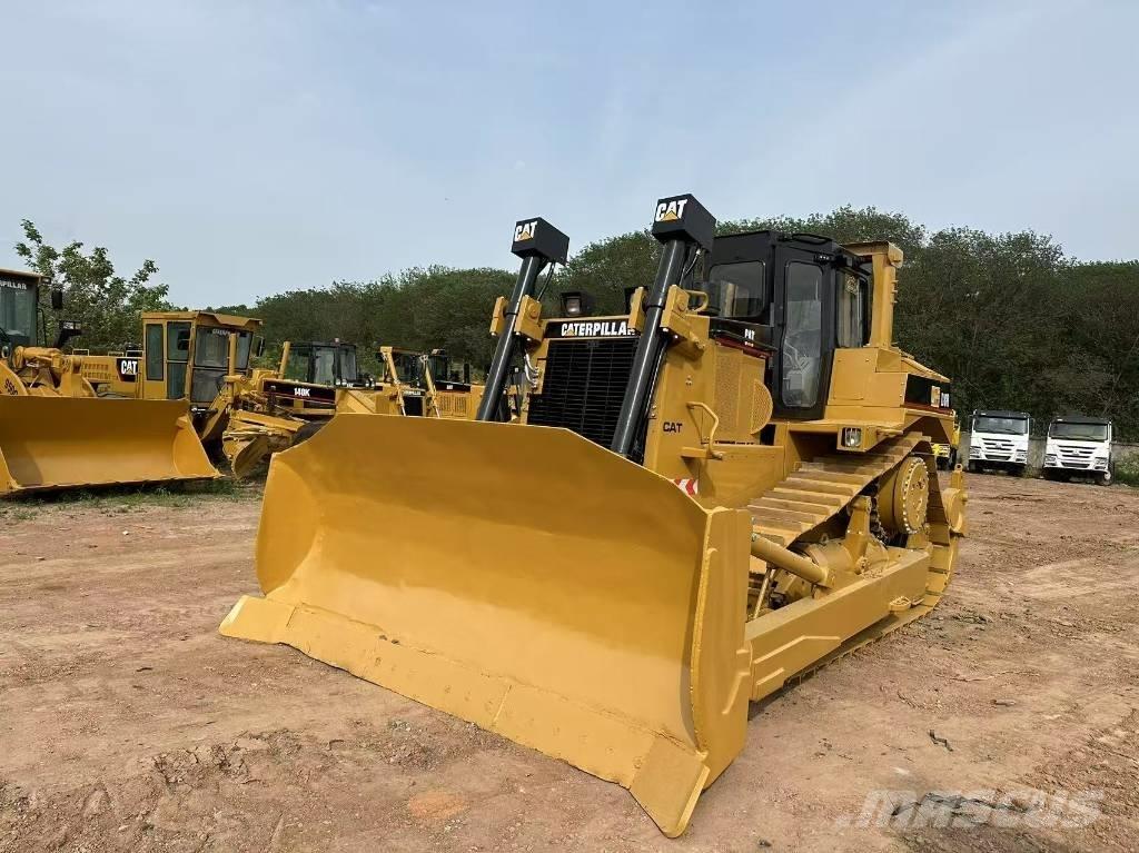 CAT D8R Telaketjupuskutraktorit
