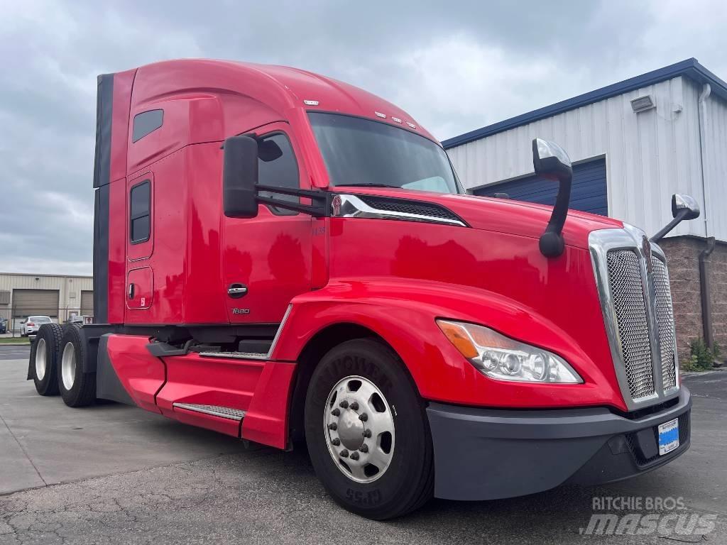Kenworth T 680 Vetopöytäautot