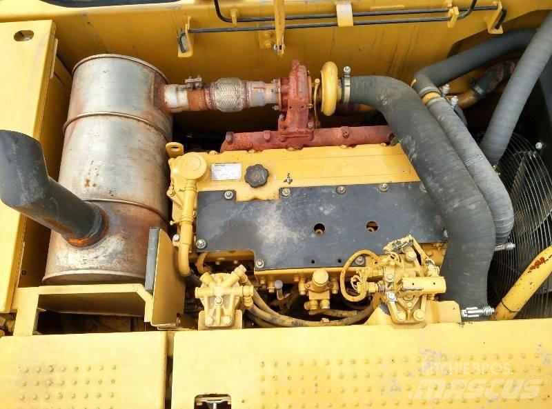 CAT 323 Telakaivukoneet