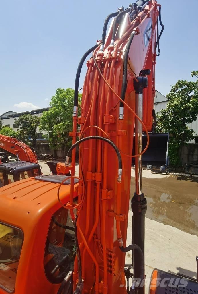 Doosan DX 225 LC Telakaivukoneet