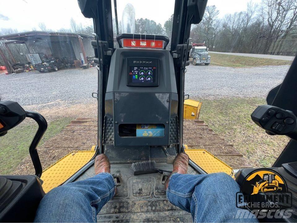 John Deere 750L Telaketjupuskutraktorit