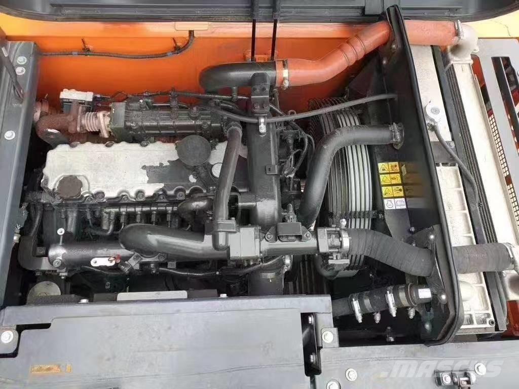 Doosan DX 225 LC Telakaivukoneet