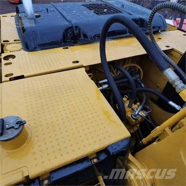 CAT 320D Telakaivukoneet