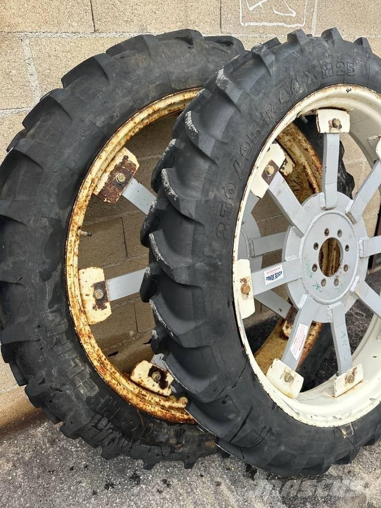 Michelin 230/95R48 Renkaat ja vanteet