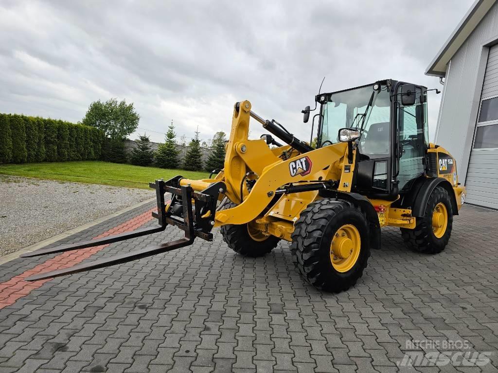 CAT 906 M Pyöräkuormaajat