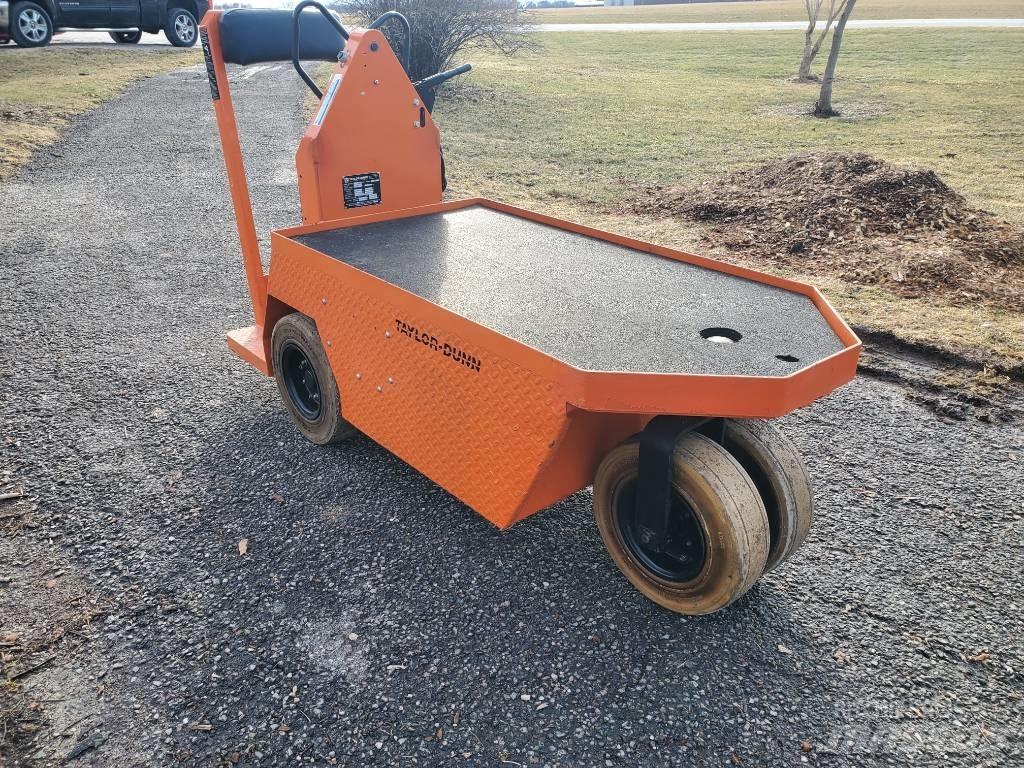 Taylor-Dunn SC100 Vetotrukit