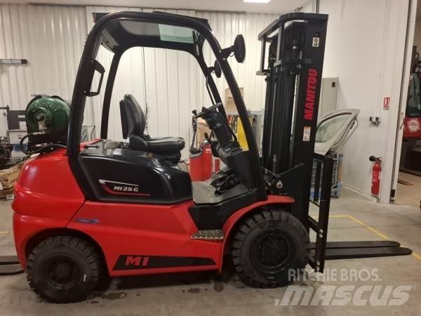 Manitou MI25G Maastotrukit