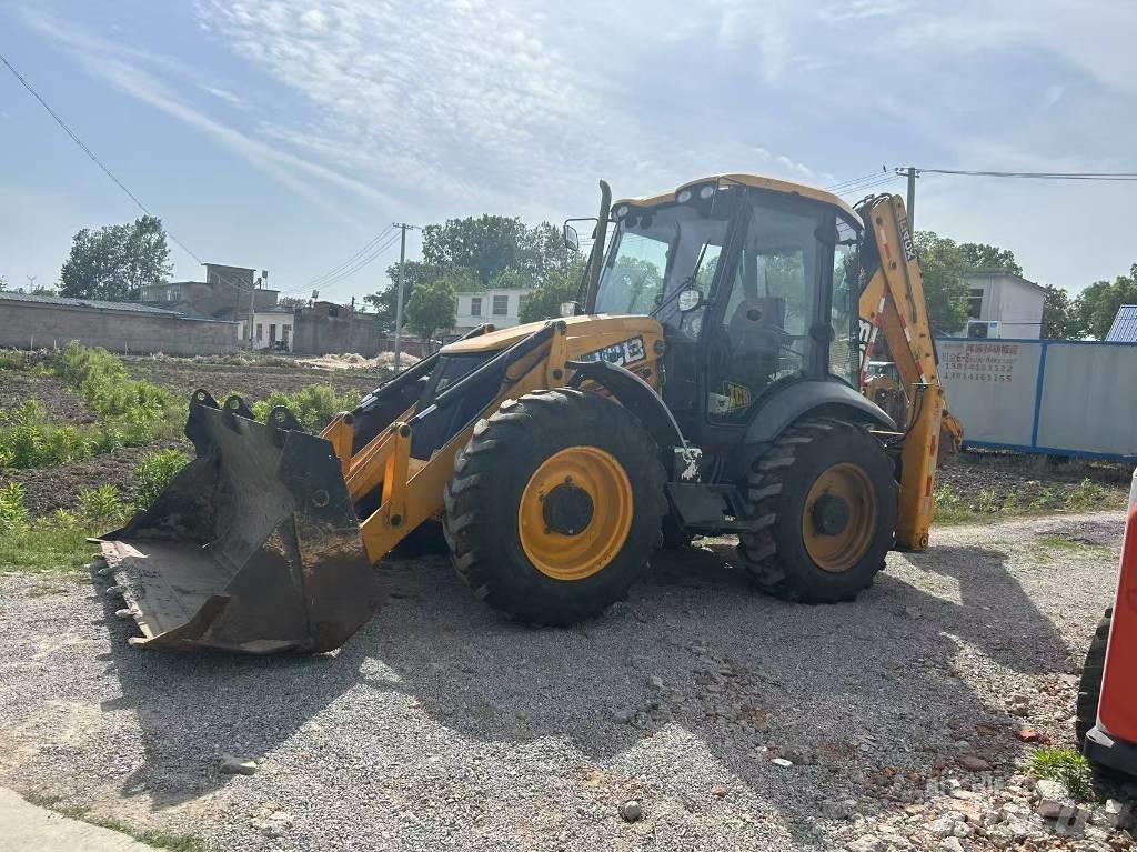 JCB 4 CX Kaivurikuormaajat