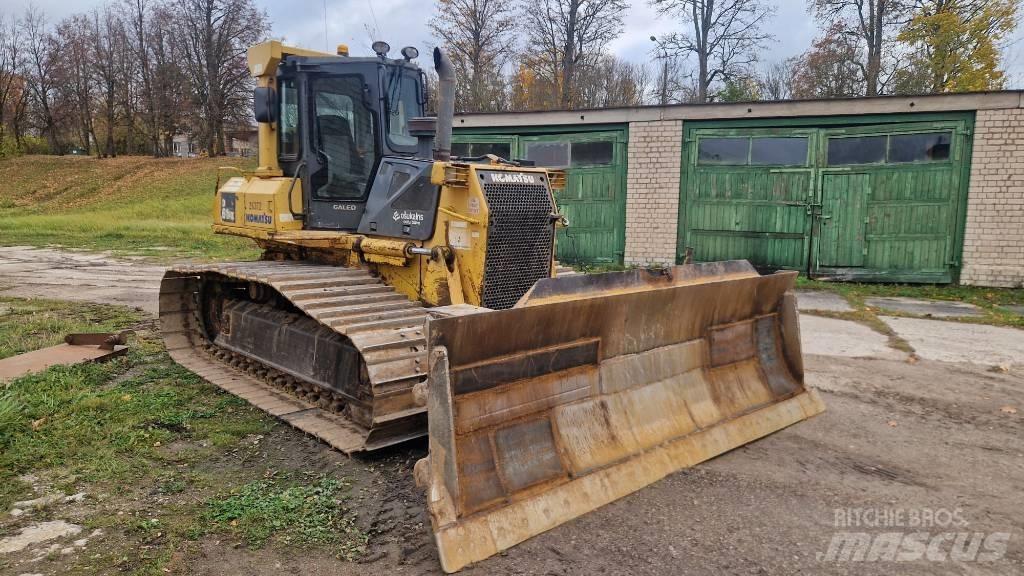 Komatsu D 61 PX-15 Telaketjupuskutraktorit