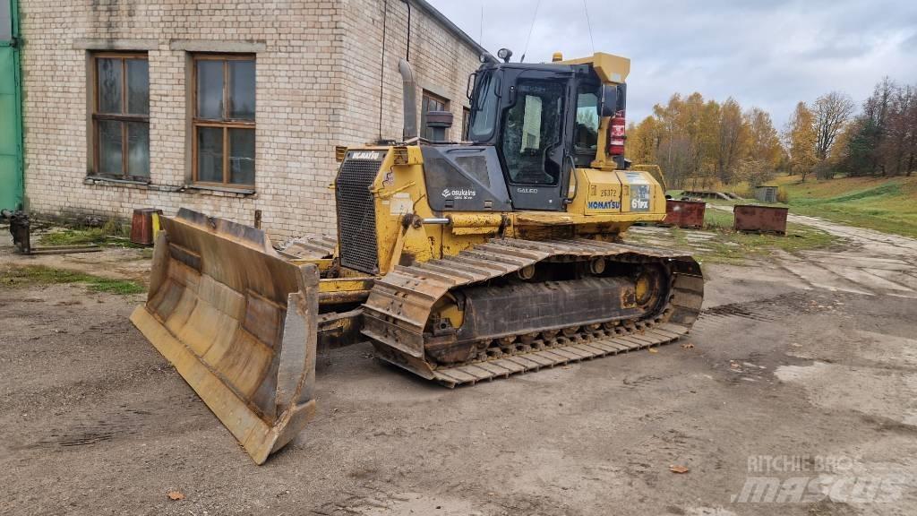Komatsu D 61 PX-15 Telaketjupuskutraktorit