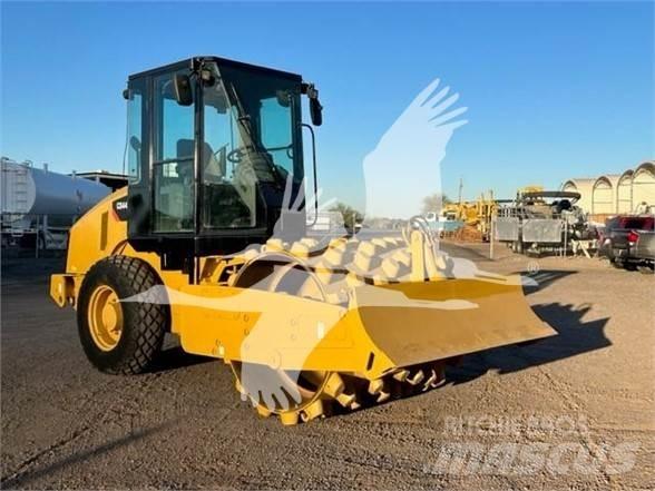 CAT CS44 Yksivalssijyrät