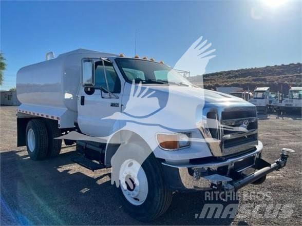 Ford F750 Säiliöautot