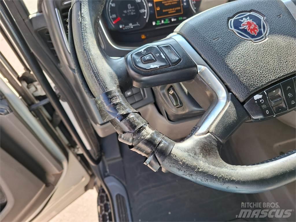 Scania R450 Vetopöytäautot