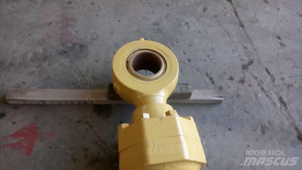 CAT 245 Hydrauliikka