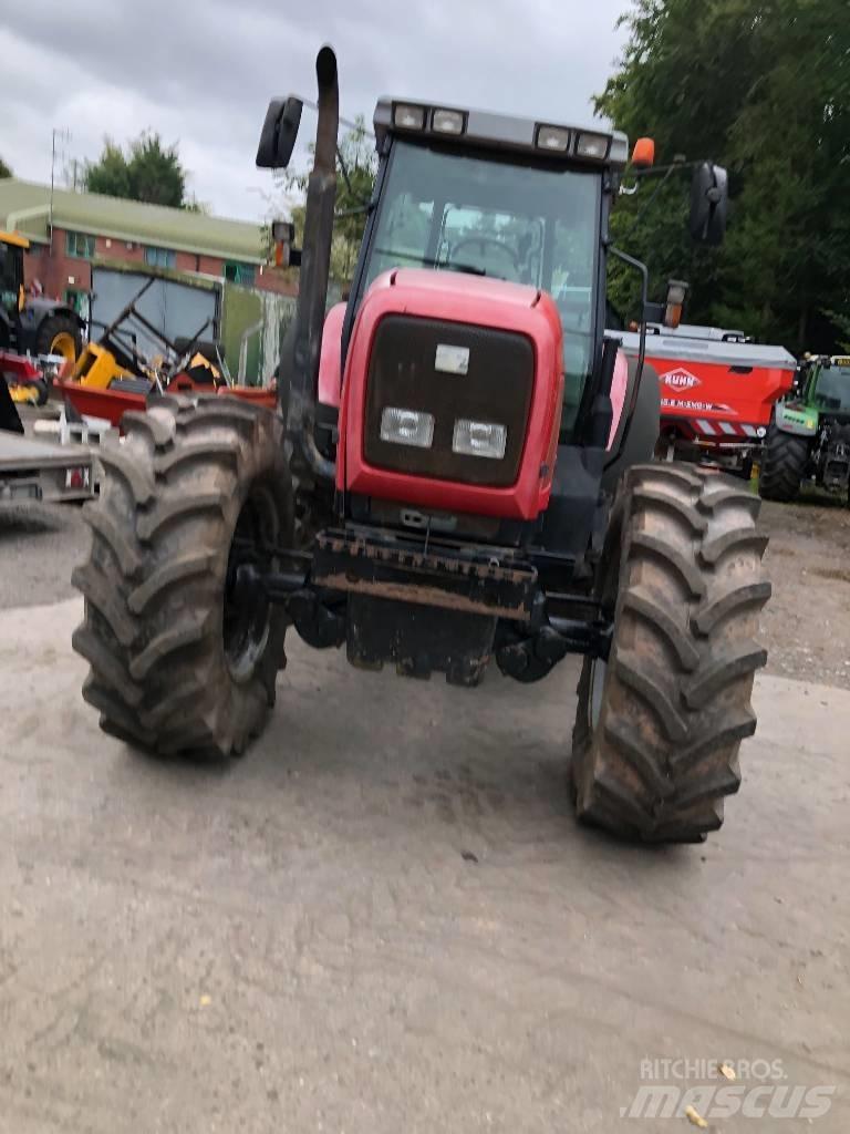Massey Ferguson 8240 Traktorit