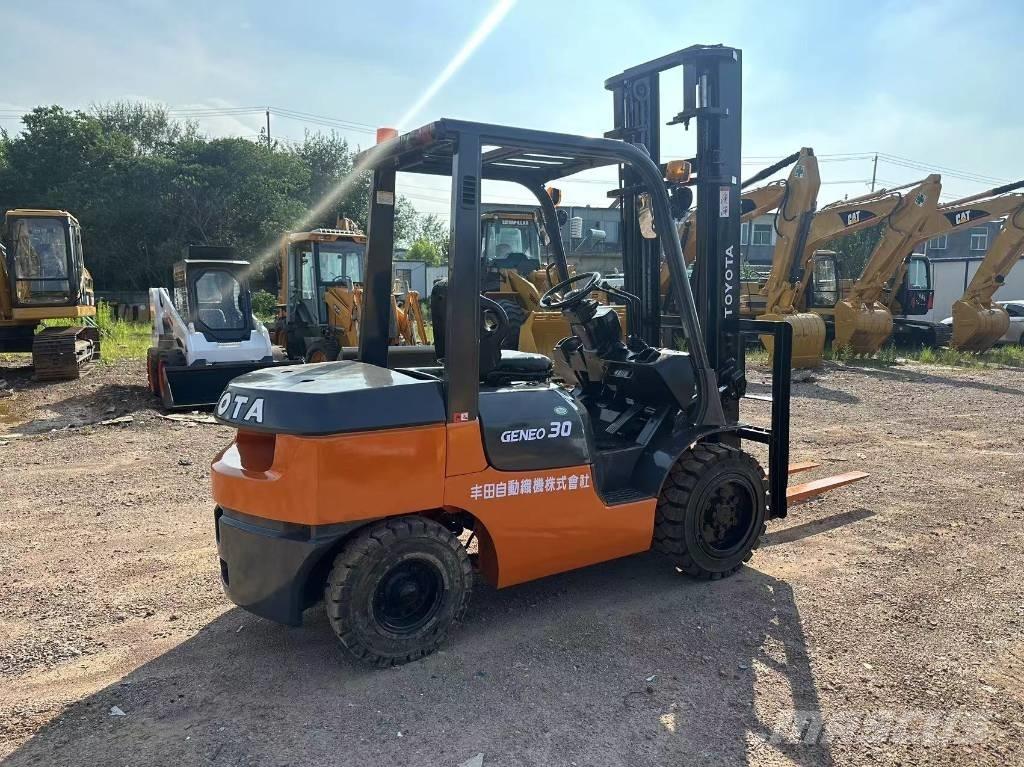 Toyota 30 forklift Dieseltrukit