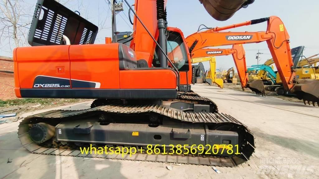 Doosan DX 225 Telakaivukoneet