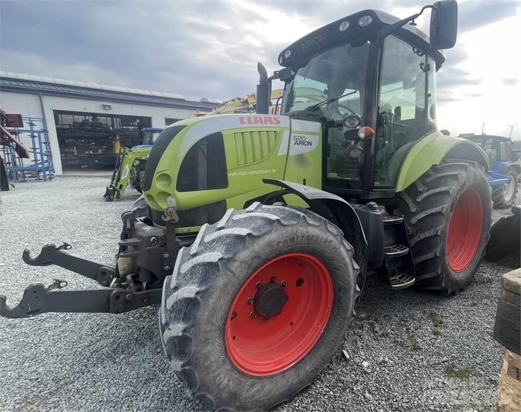 CLAAS Arion 520 Traktorit
