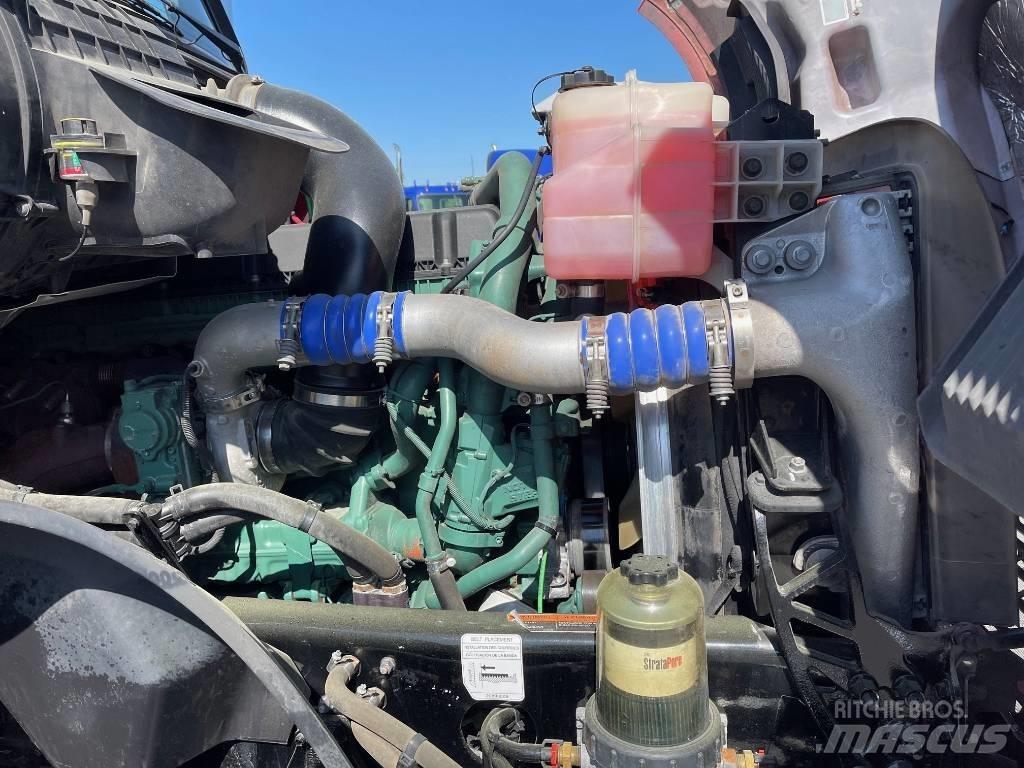 Volvo VNL64T300 Vetopöytäautot