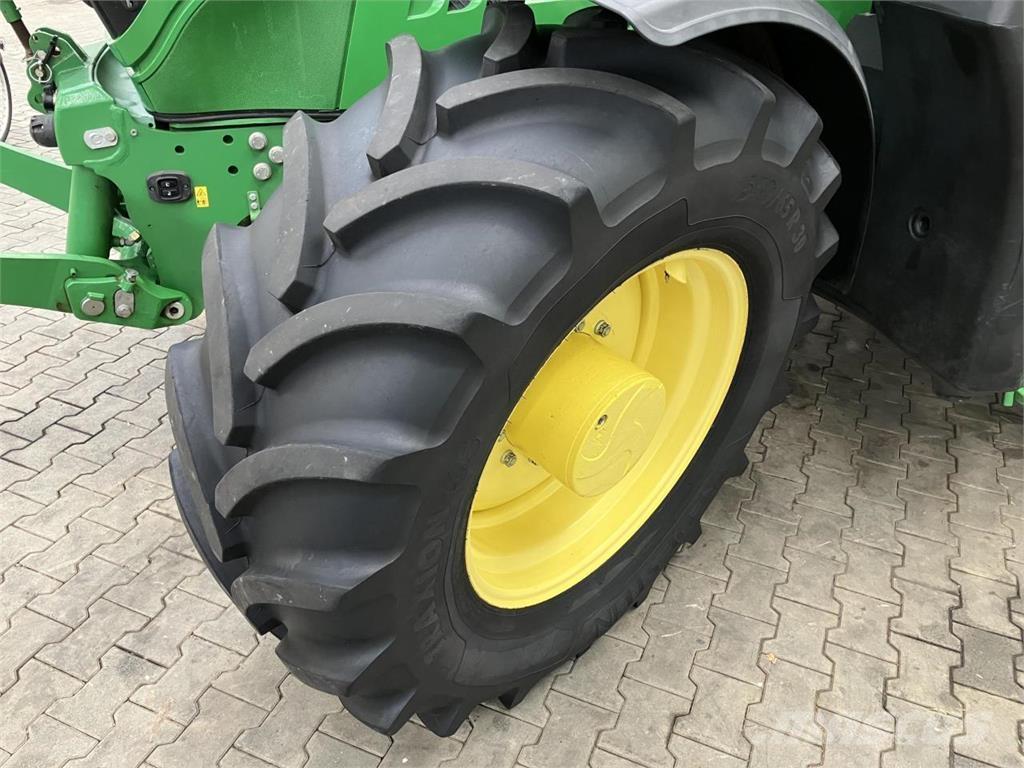 John Deere 6145R Traktorit