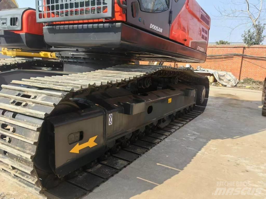 Doosan DX225LC-9C Telakaivukoneet