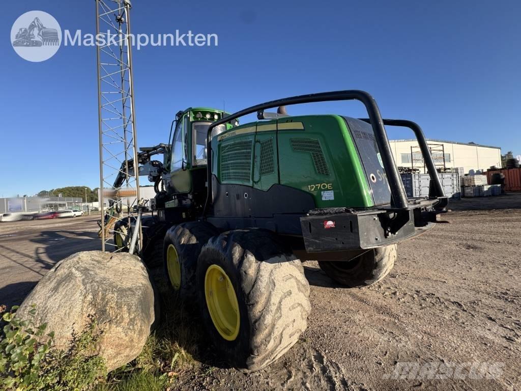 John Deere 1270 E Harvesterit