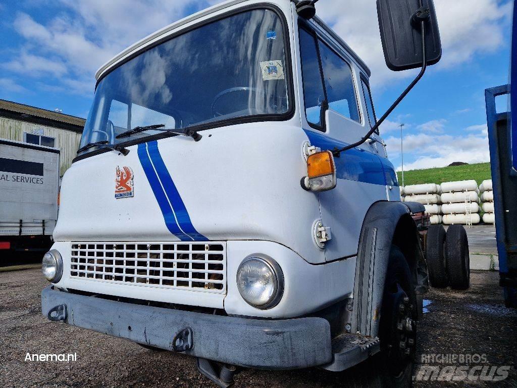 Bedford TK 1020 Vetopöytäautot