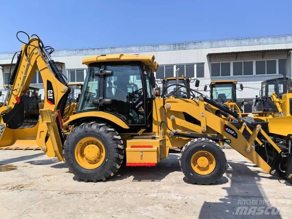 CAT 420 F Kaivurikuormaajat