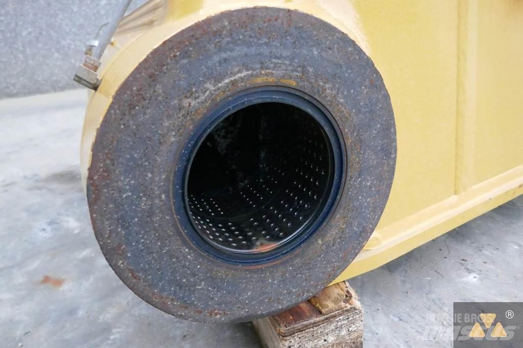 CAT 352F Boom Muut