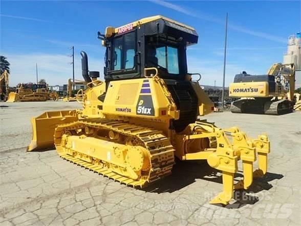 Komatsu D51EXi-24 Telaketjupuskutraktorit